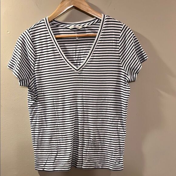 Vineyard Vines Classic Striped V-Neck Tee - Picture 1 of 7